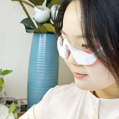 NO 방수 안구 마사저 2 in 1 장치는 빨간 빛 치료 및 마이크로 전류 EMS